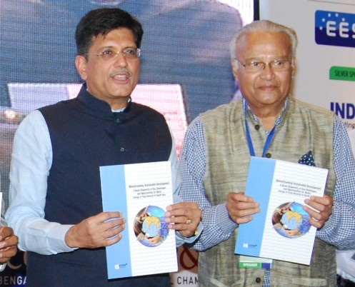 Piyush Goyal, Energy Minister of India releasing book “Mainstreaming Sustainable Development” during the Energy Conclave : Power for India” at Kolkata on 28th August, 2015